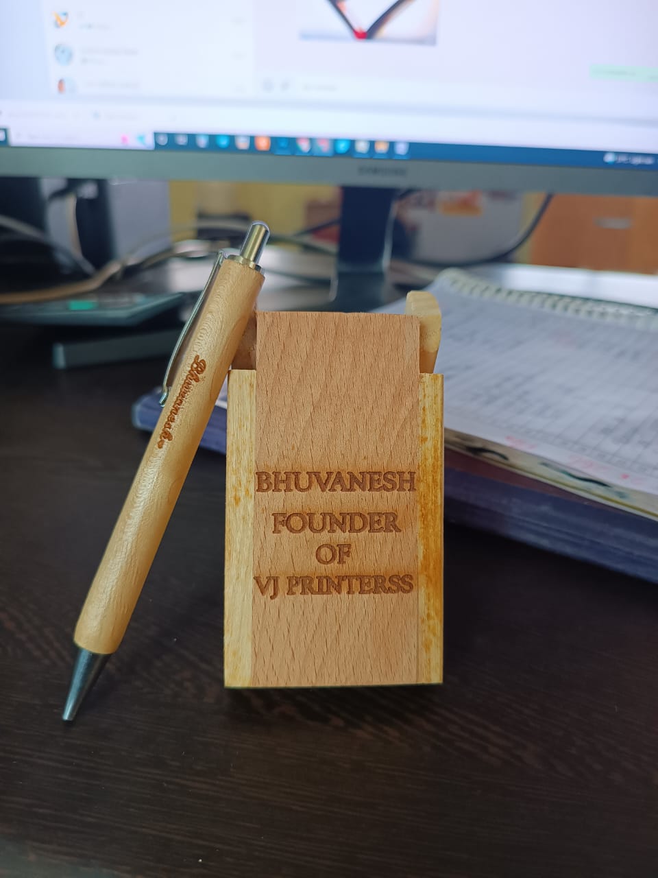 wooden pen stand